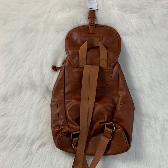 Elegant Chestnut Faux Leather Backpack Medium Unisex - Picture 2 of 2
